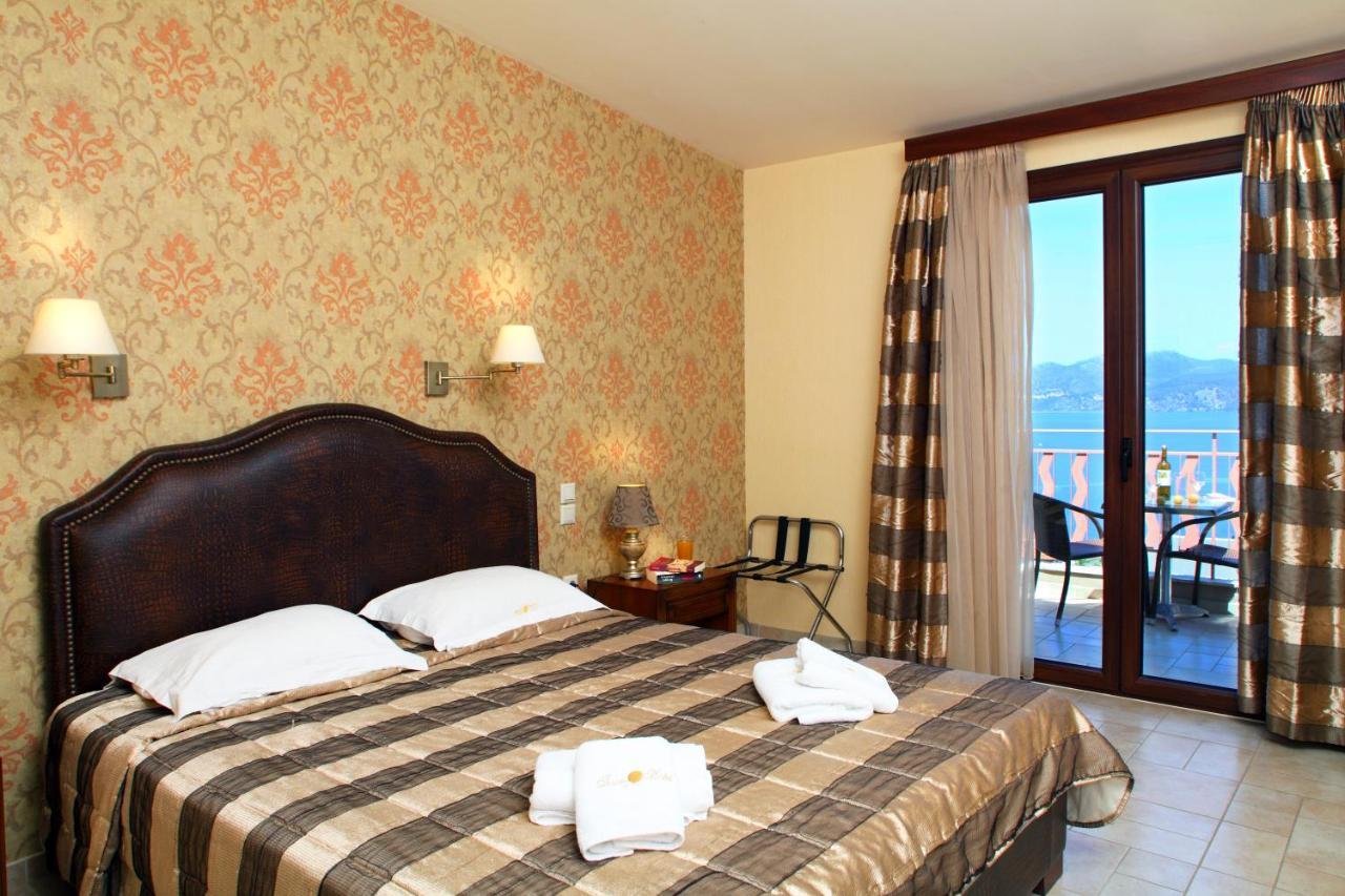 Hotel Tesoro Nikiana Extérieur photo