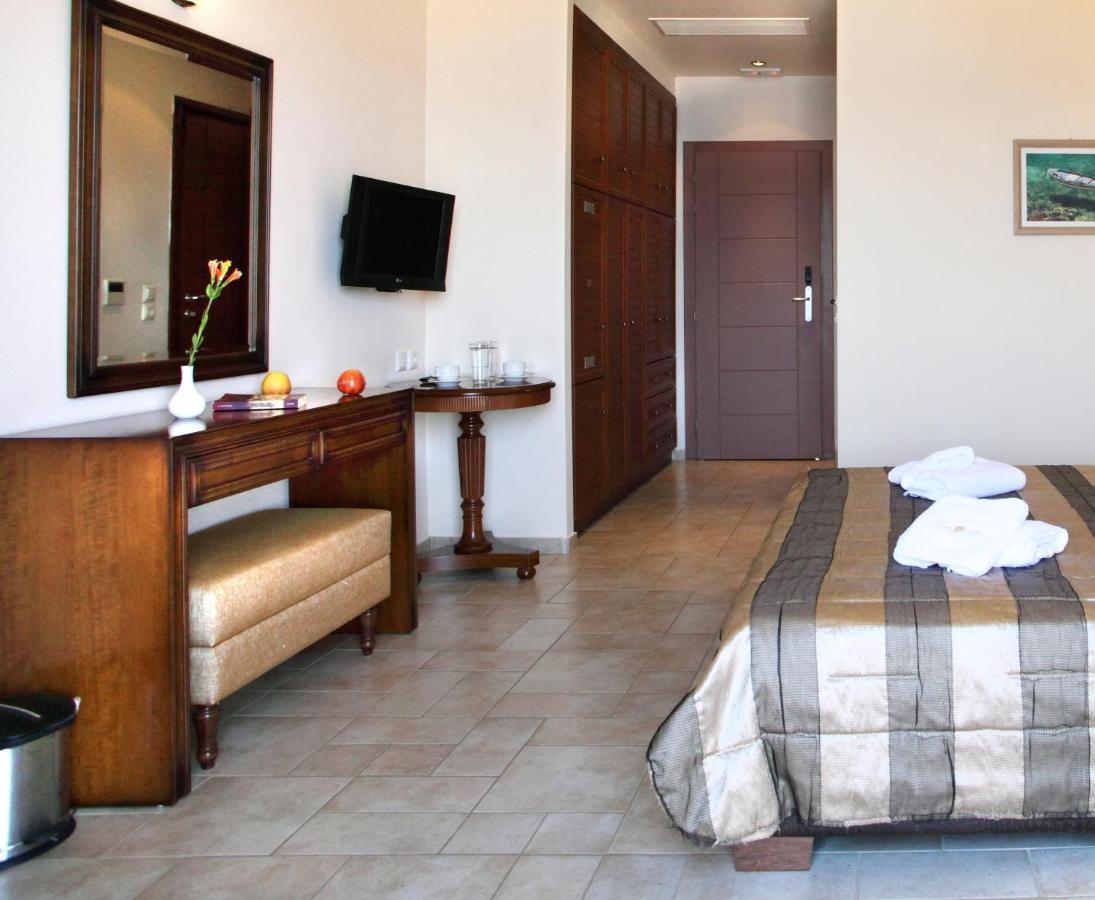 Hotel Tesoro Nikiana Extérieur photo