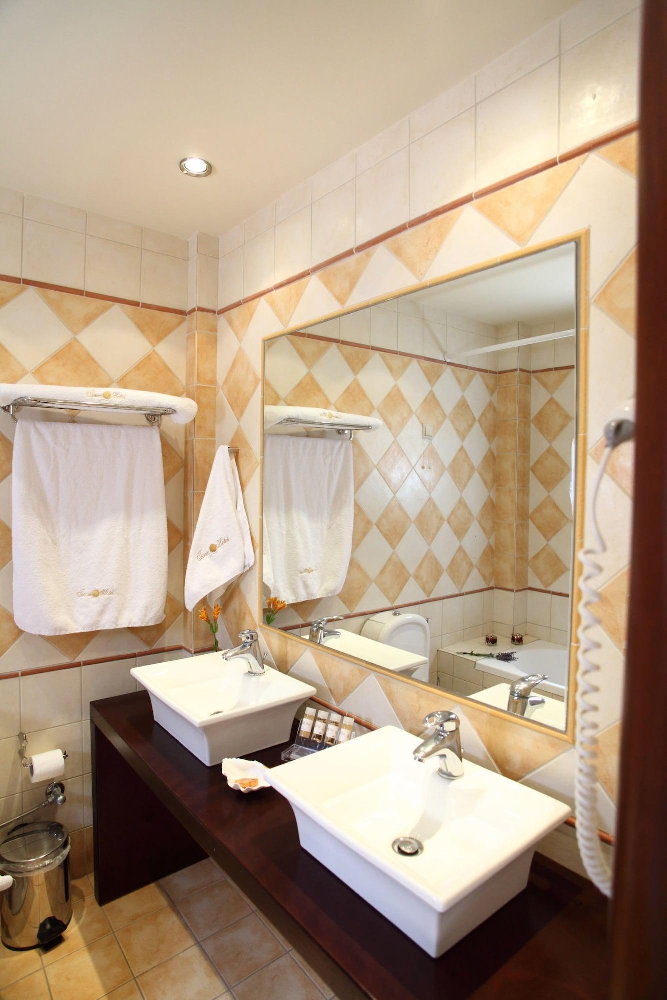 Hotel Tesoro Nikiana Extérieur photo