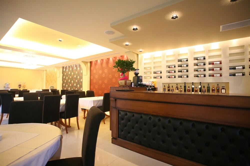 Hotel Tesoro Nikiana Extérieur photo