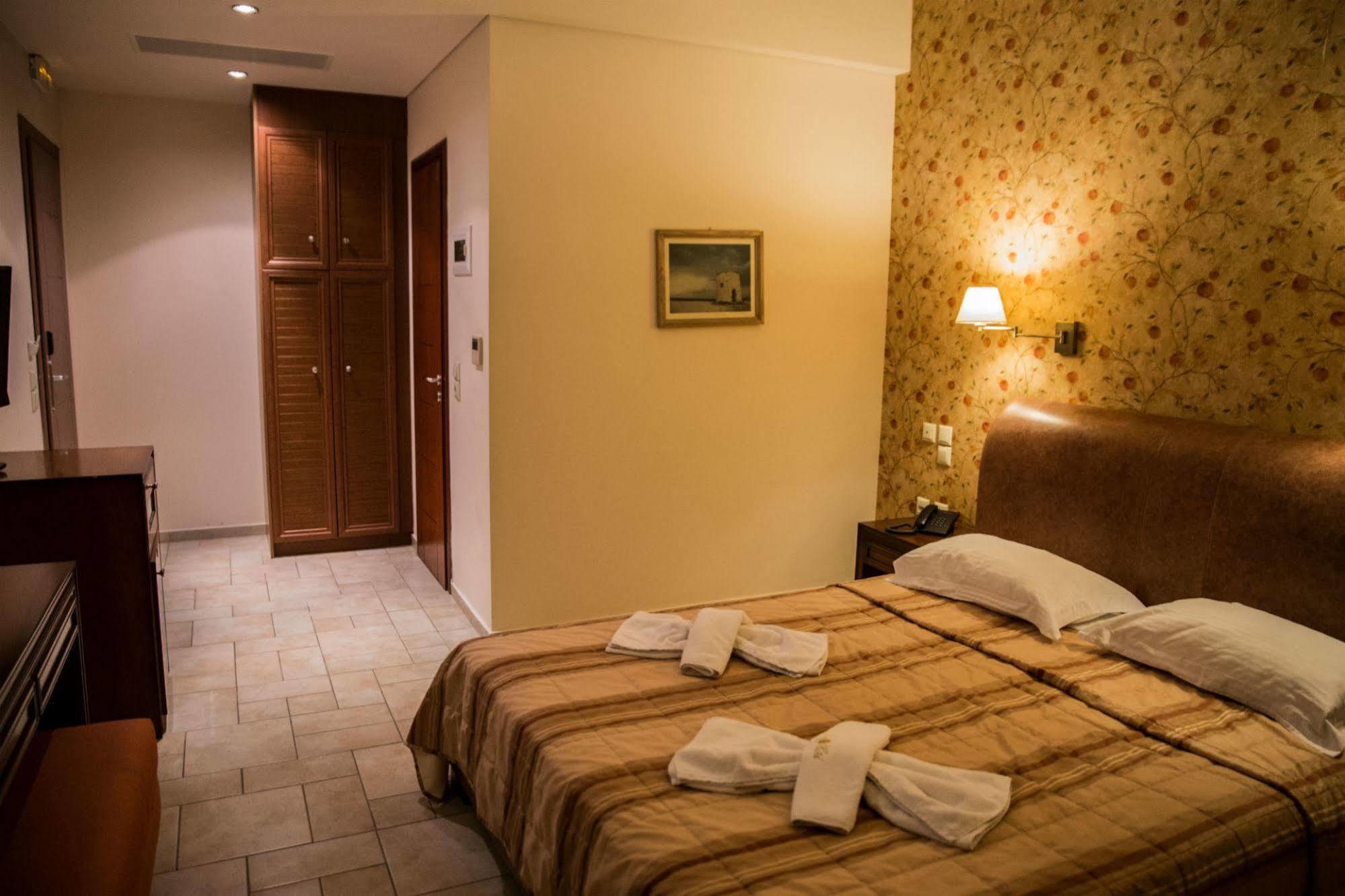 Hotel Tesoro Nikiana Extérieur photo