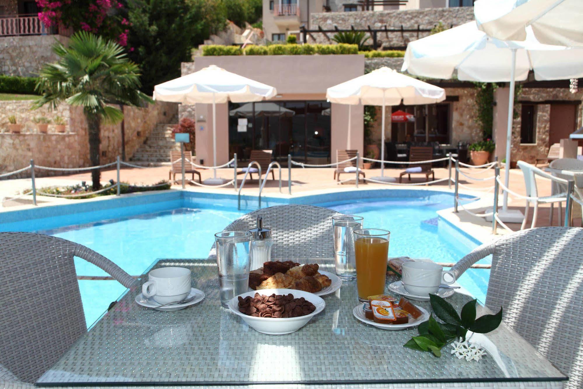 Hotel Tesoro Nikiana Extérieur photo