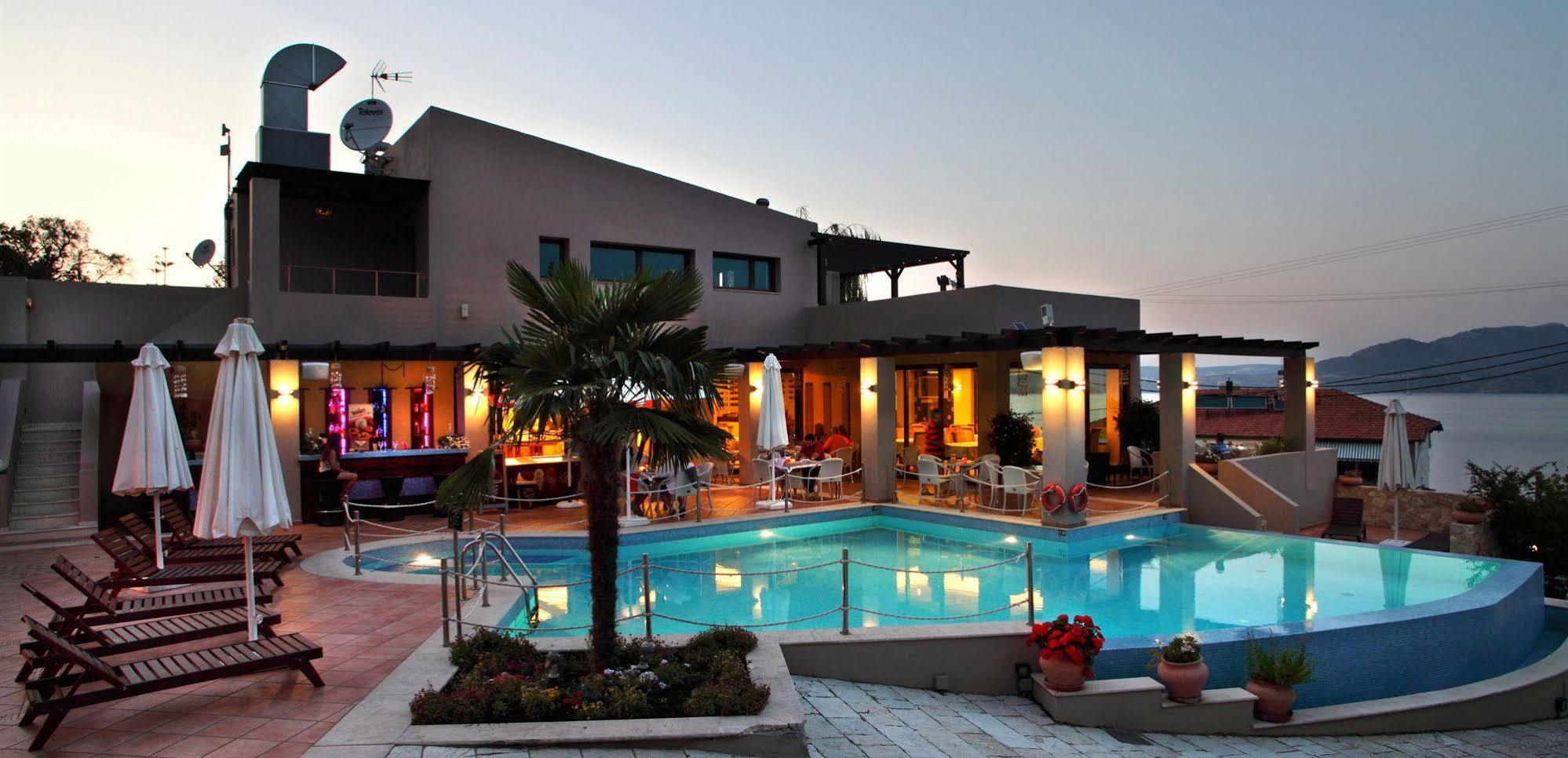 Hotel Tesoro Nikiana Extérieur photo